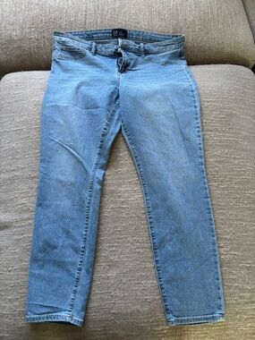 GAP Women's Light Wash Skinny Jeans